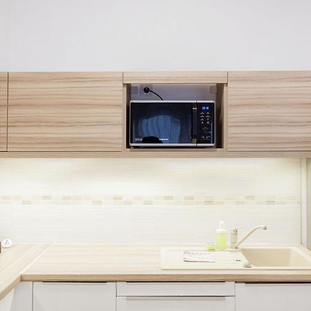 The Chic Crib With Balcony Apartment บูดาเปสต์ ภายนอก รูปภาพ