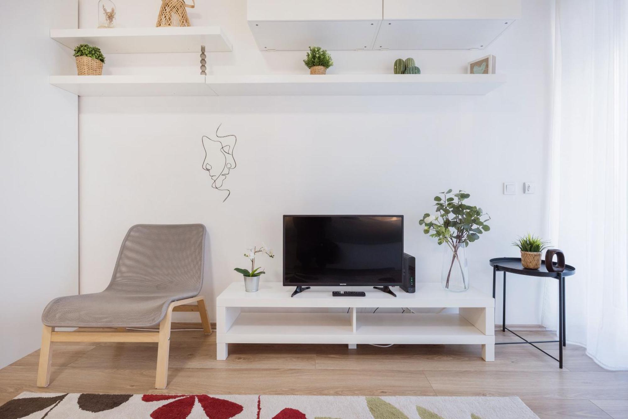 The Chic Crib With Balcony Apartment บูดาเปสต์ ภายนอก รูปภาพ