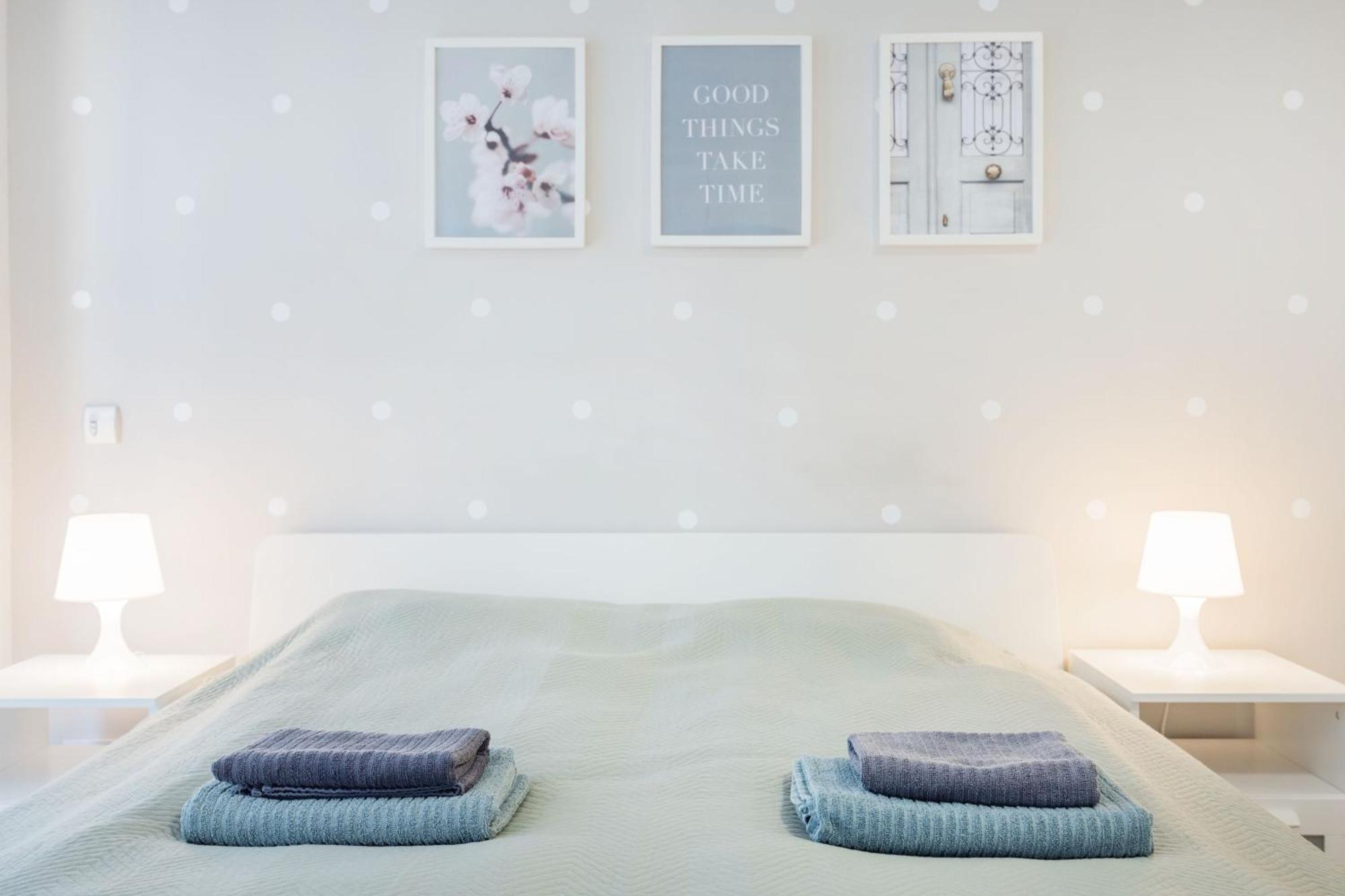 The Chic Crib With Balcony Apartment บูดาเปสต์ ภายนอก รูปภาพ