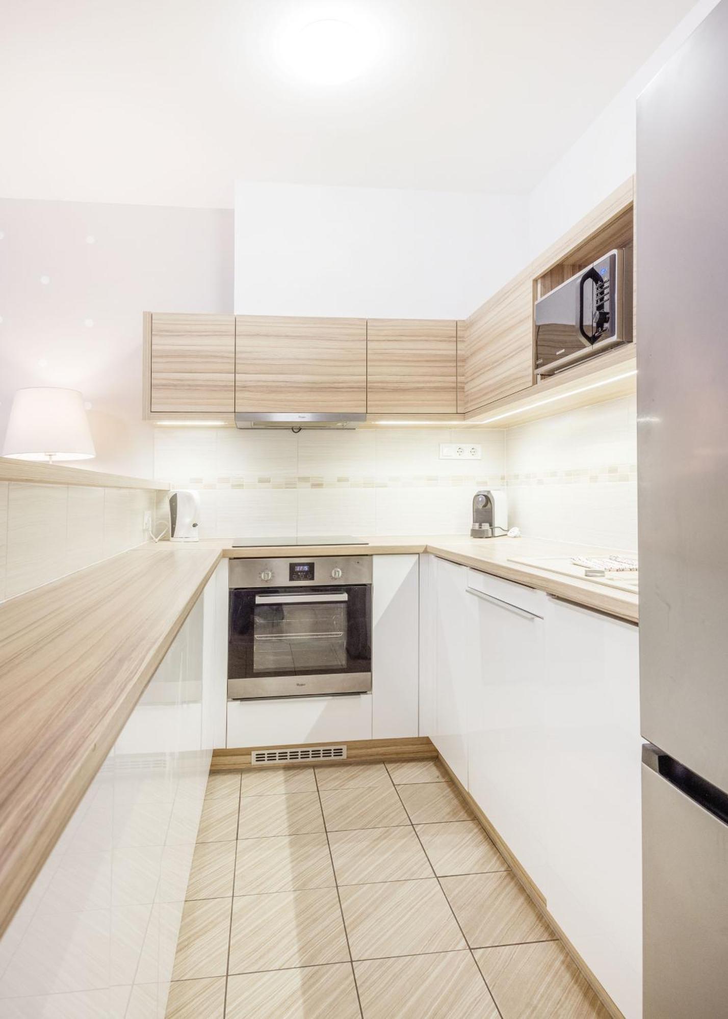 The Chic Crib With Balcony Apartment บูดาเปสต์ ภายนอก รูปภาพ